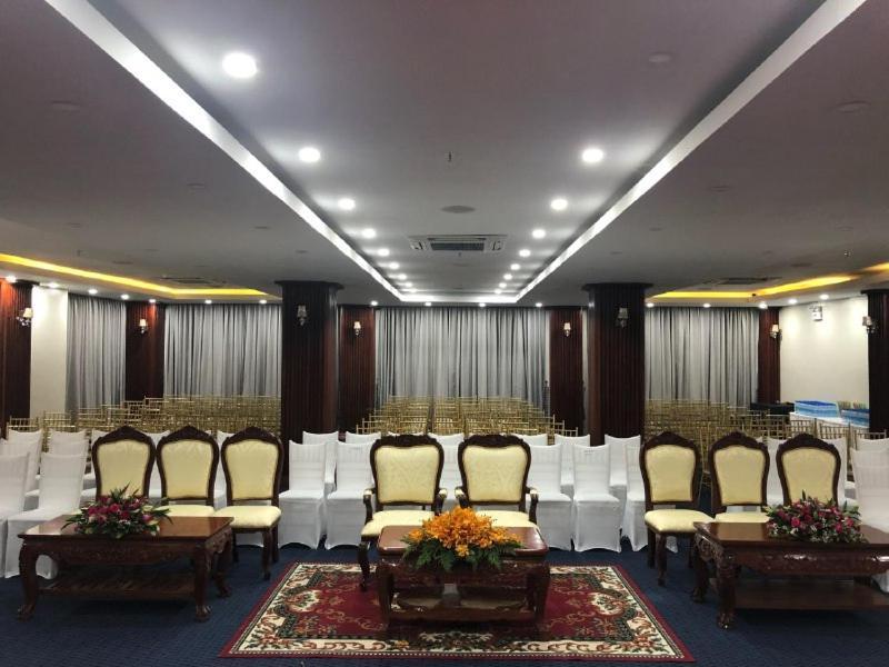 Kampong Thom Royal Hotel Dış mekan fotoğraf
