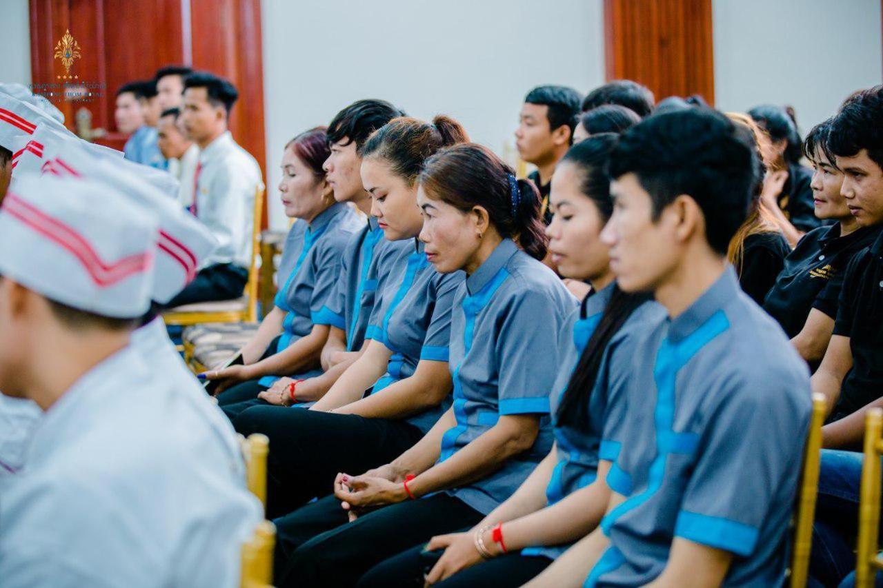 Kampong Thom Royal Hotel Dış mekan fotoğraf