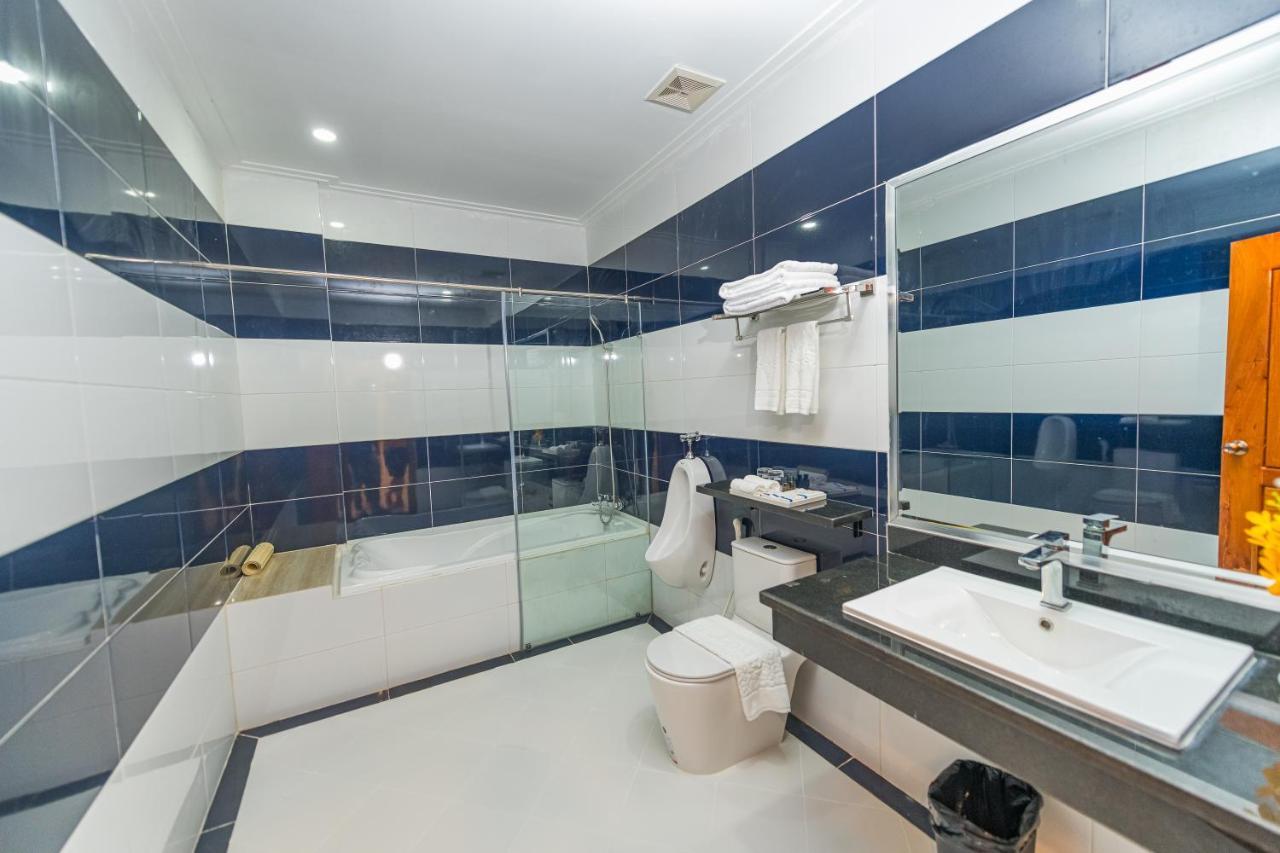 Kampong Thom Royal Hotel Dış mekan fotoğraf